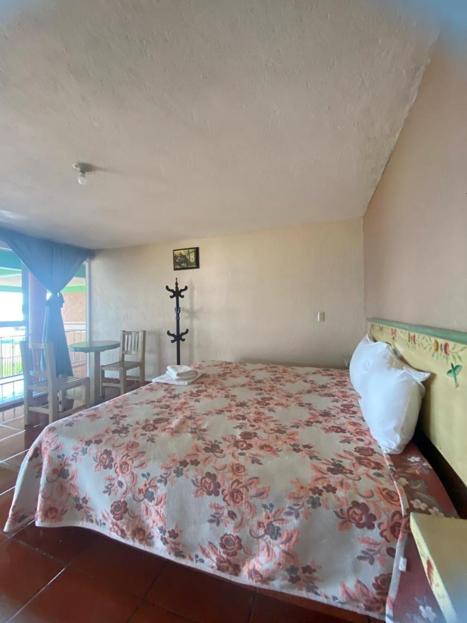 Cabanas Y Habitaciones El Malecon Zirahuén Extérieur photo